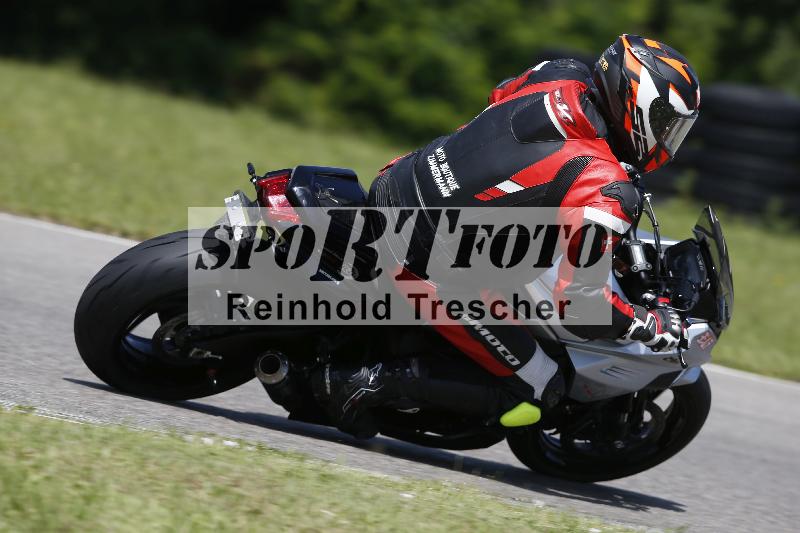 /Archiv-2024/29 12.06.2024 MOTO.CH Track Day ADR/Gruppe blau/74